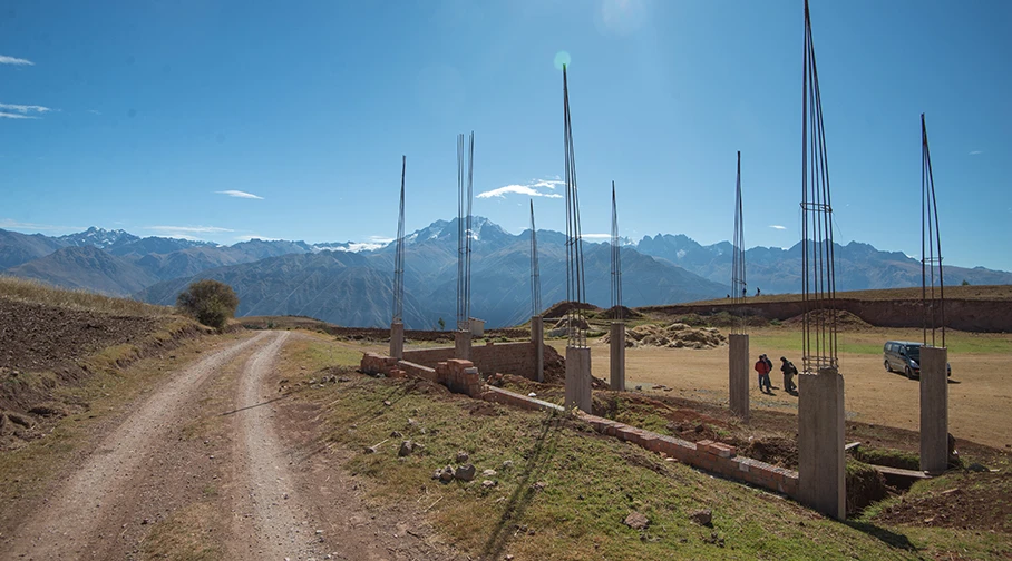 In the village of Huaynaccolca, VISIONS Peru worked with community members to complete phase one of an 8000 sq. ft. schoolhouse that will serve rural children