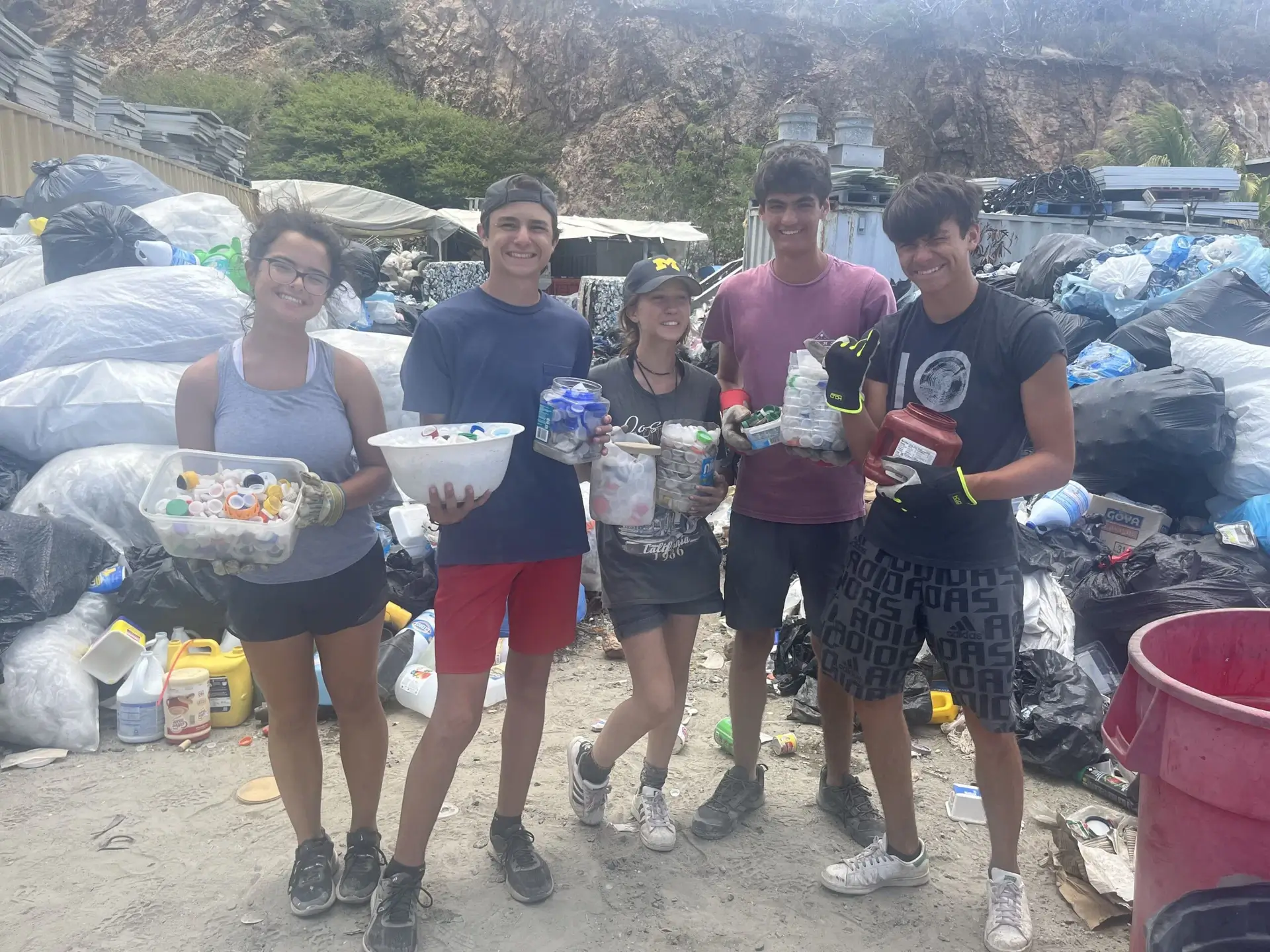 Community-Cleanups-1-scaled Community-Cleanups
