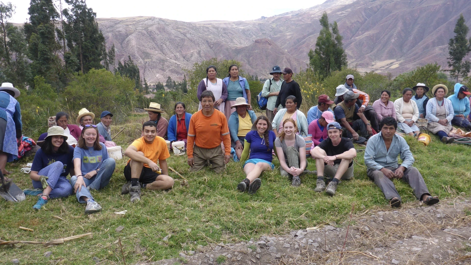 VISIONS volunteers and community members